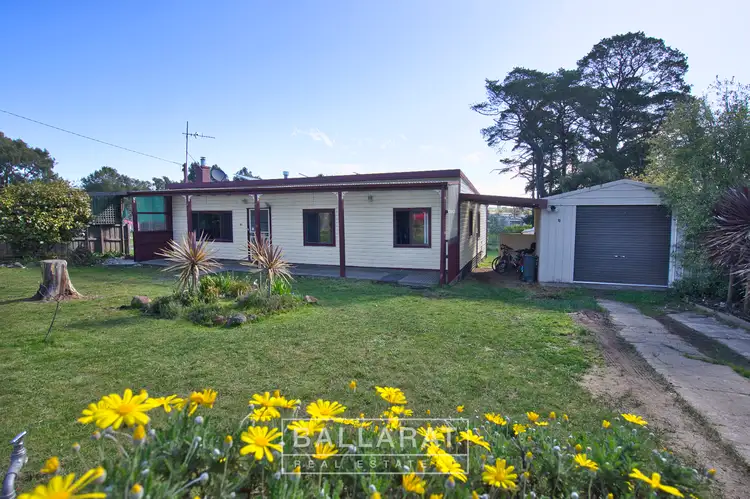 10 Olinda Street, Beaufort VIC 3373
