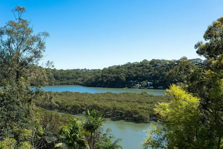 31 Central Avenue, Como NSW 2226