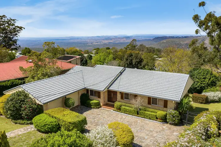 7 Hilltop Crescent, Blue Mountain Heights QLD 4350