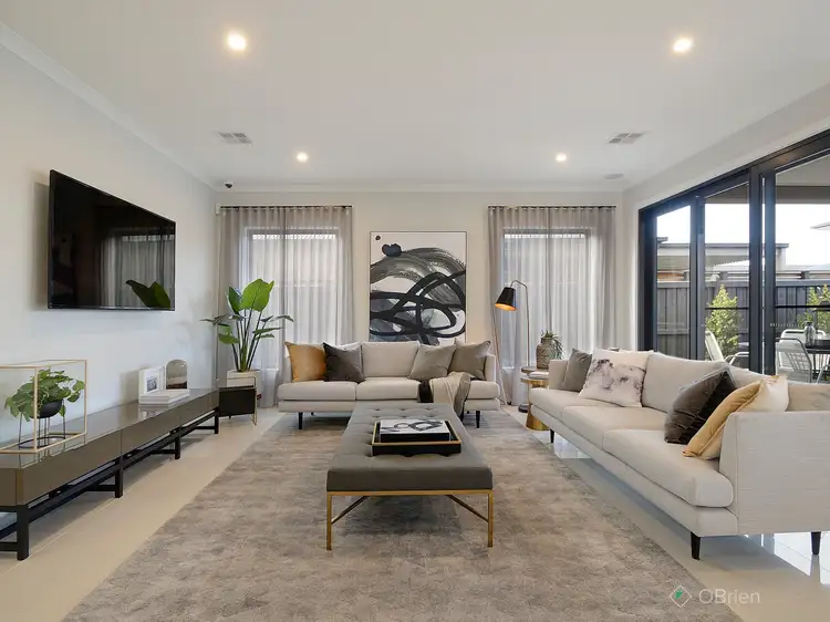10 Hyde Avenue, Clyde North VIC 3978