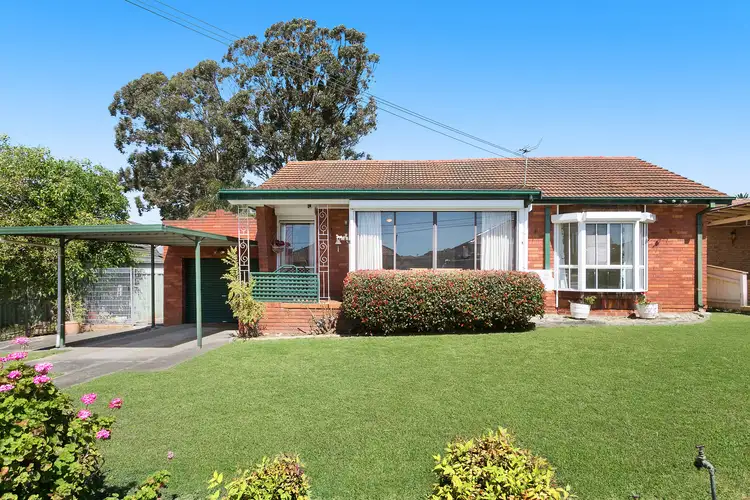 2 Mainsbridge Avenue
