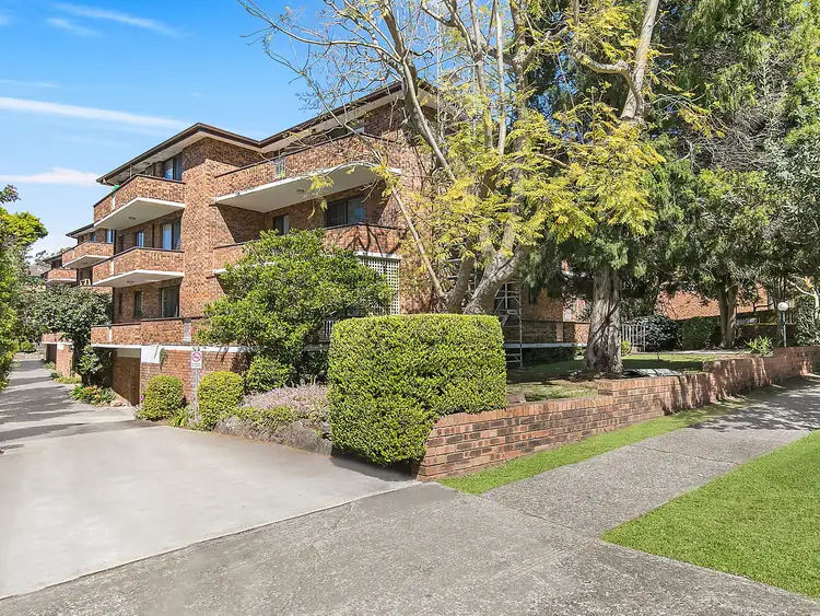 1/26-28 Burdett Street, Hornsby NSW 2077