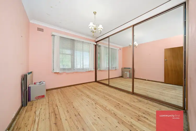Fifth view of Homely house listing, 21 Parkland Avenue, Macquarie Fields NSW 2564