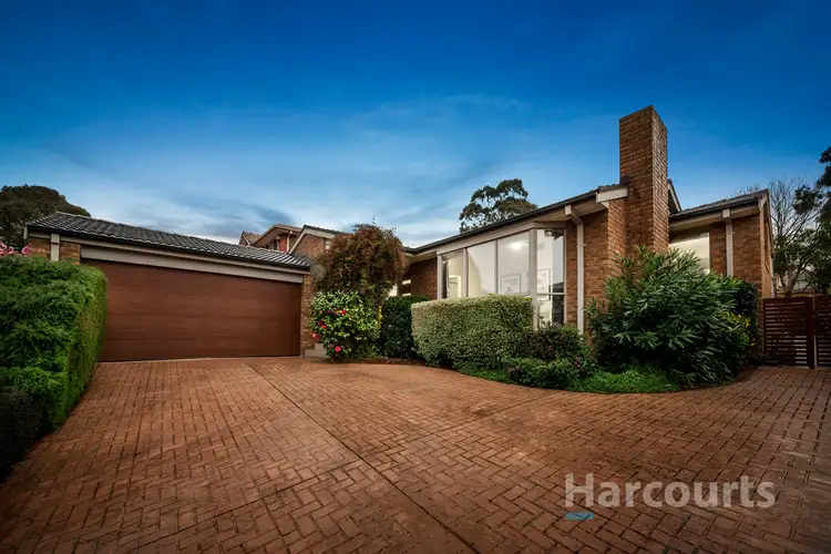 25 Amersham Drive, Wantirna VIC 3152
