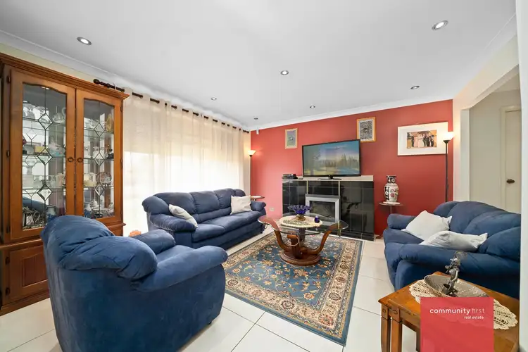 Second view of Homely house listing, 27 Francisco Crescent, Rosemeadow NSW 2560