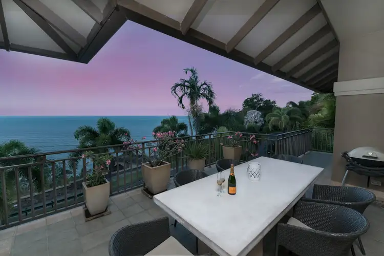 12/11 Colonel Cummings Drive, Palm Cove QLD 4879