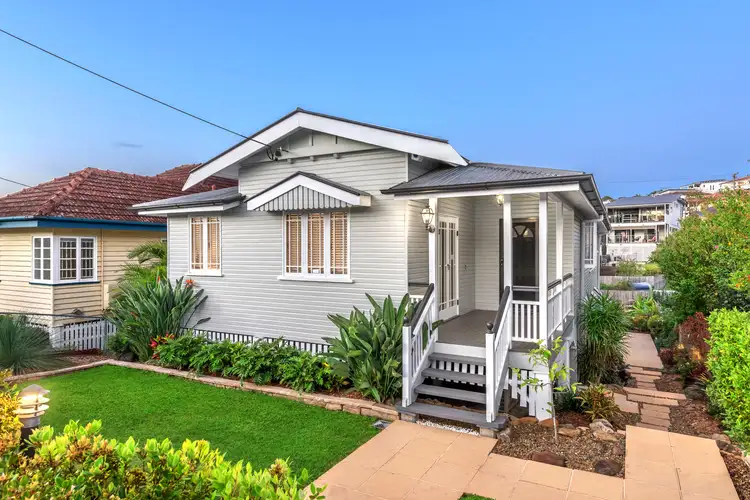 54 Bovelles Street, Camp Hill QLD 4152