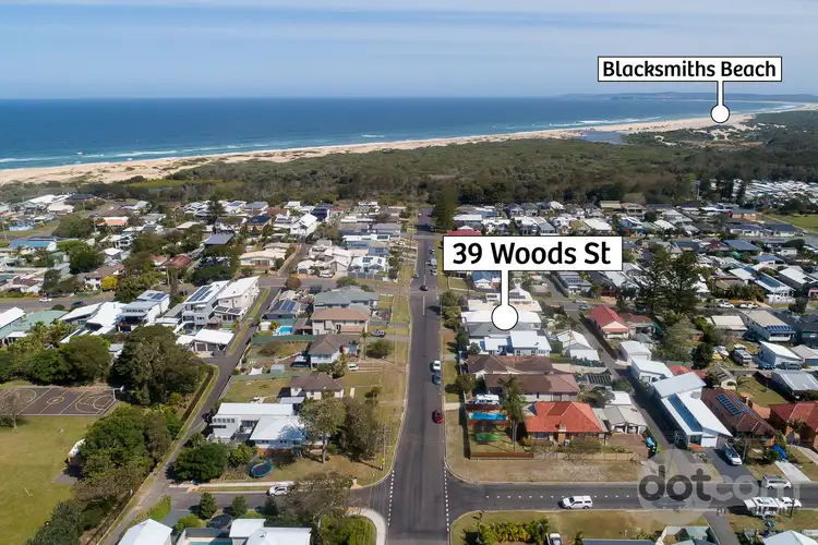 39 Woods Street, Redhead NSW 2290