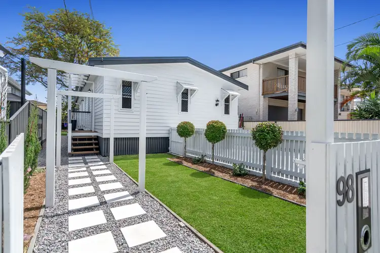 98 Thomas Street, Birkdale QLD 4159