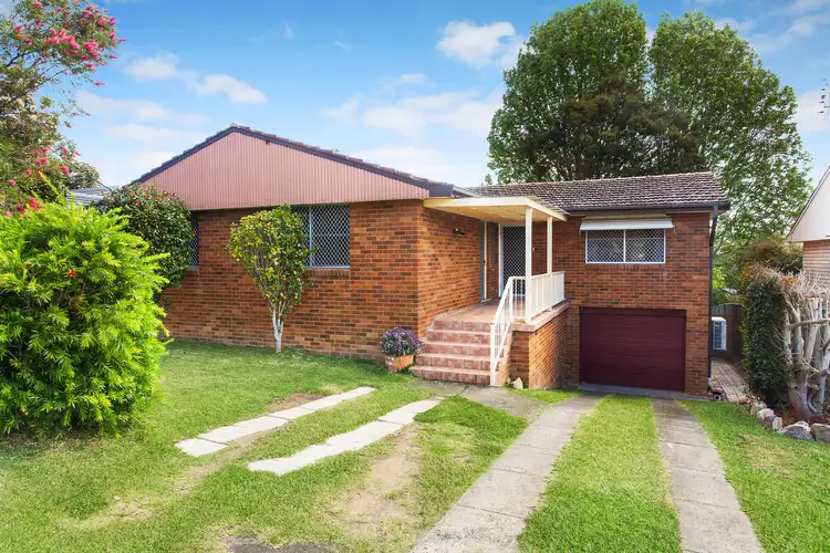 30 Orange Parade, Wyoming NSW 2250