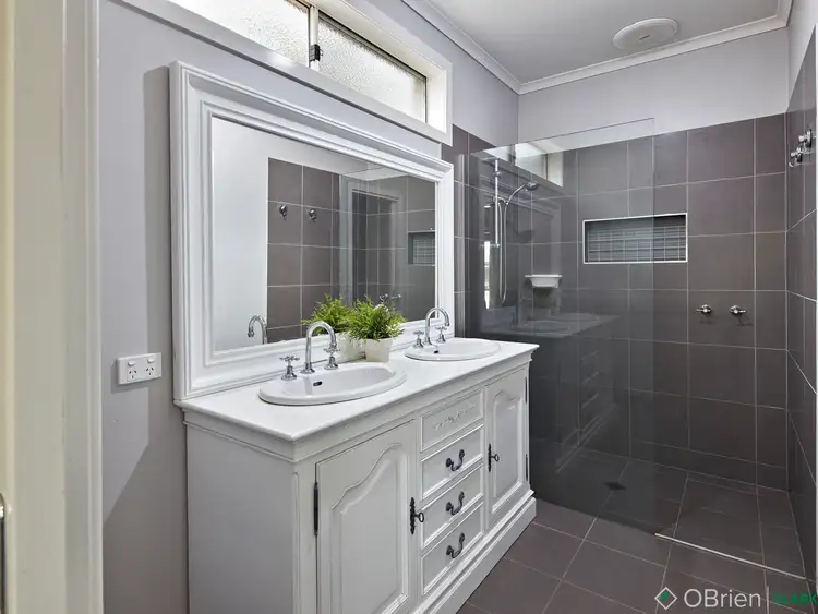 Fifth view of Homely house listing, 15 Lakeside Court, Drouin VIC 3818