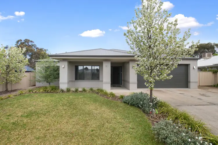 25 Alexander Close, Strathfieldsaye VIC 3551