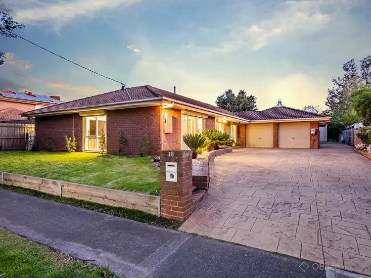 18 Elizabeth Street, Cranbourne North VIC 3977