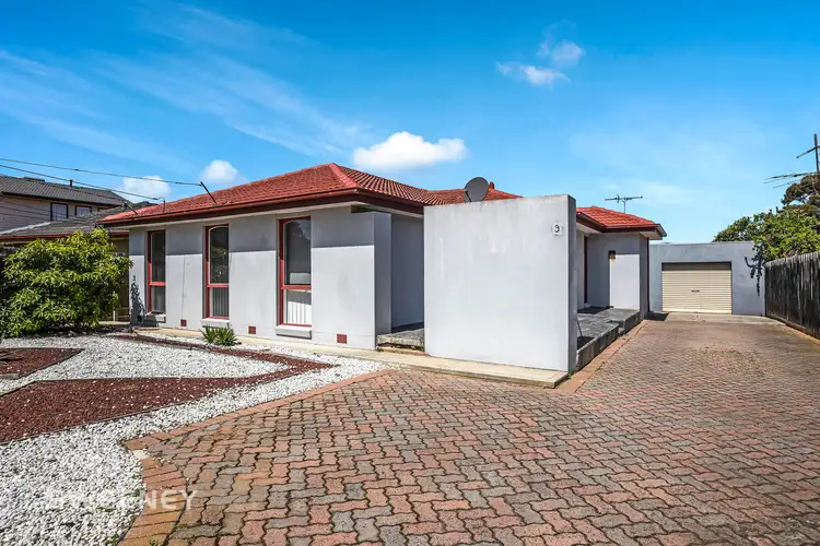 9 Magnolia Avenue, Kings Park VIC 3021