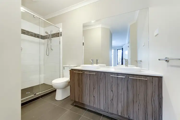 Fifth view of Homely house listing, 9 Crosskeys Road, Craigieburn VIC 3064