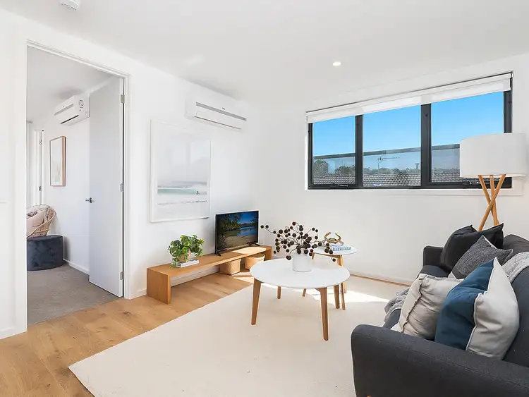 Sixth view of Homely townhouse listing, 1/127 Barrabool Road, Highton VIC 3216