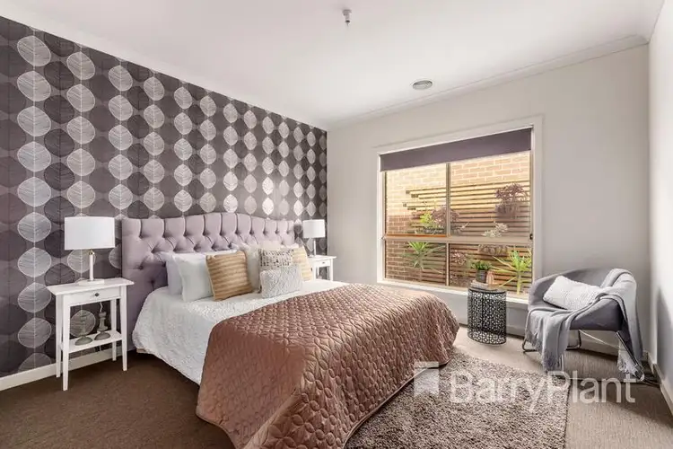 Sixth view of Homely house listing, 5 Donnelly Circuit, South Morang VIC 3752