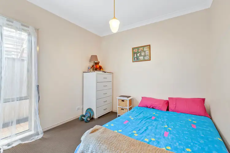 Sixth view of Homely house listing, 10 Bendigo Circuit, Caroline Springs VIC 3023