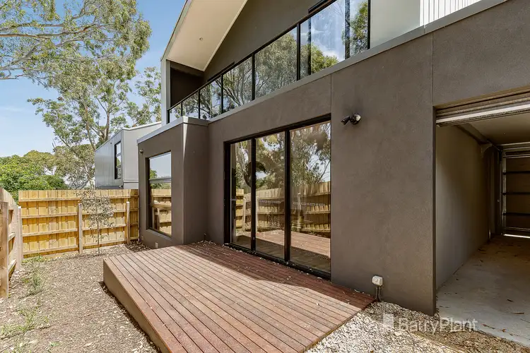 2/18 Clyde Street, Diamond Creek VIC 3089