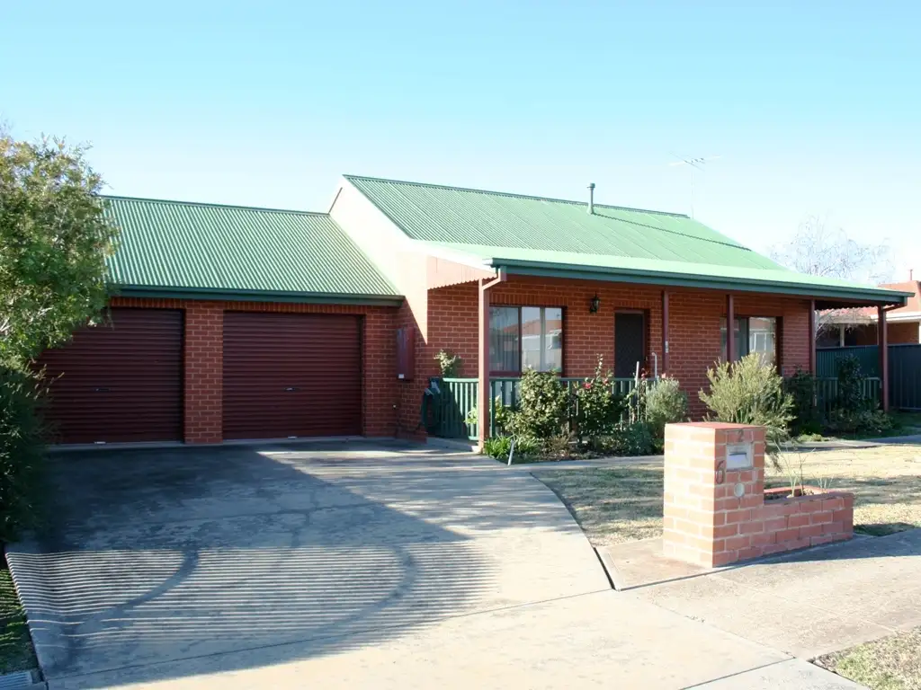 Main view of Homely unit listing, 2/6 Dundee Drive, Wodonga VIC 3690