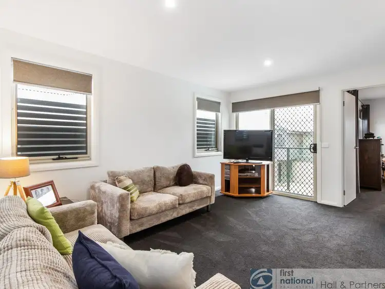 Second view of Homely house listing, 5 Sunshine Court, Hampton Park VIC 3976