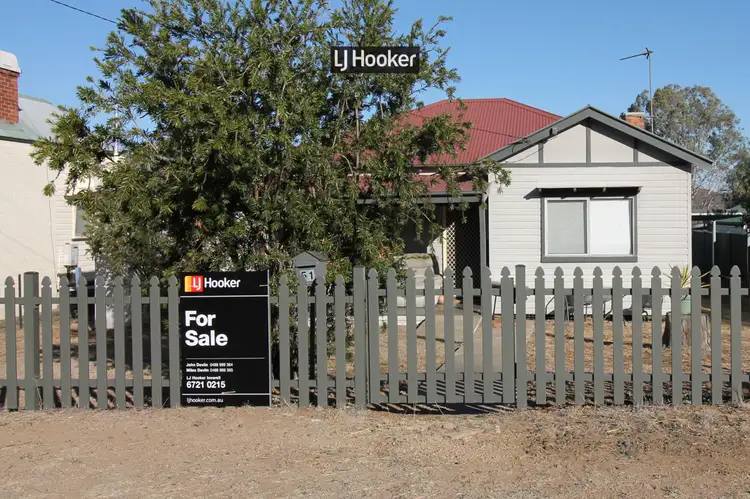 51 George Street, Inverell NSW 2360