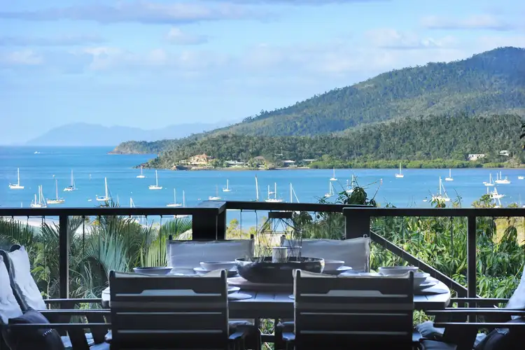 11 Nara Avenue, Airlie Beach QLD 4802