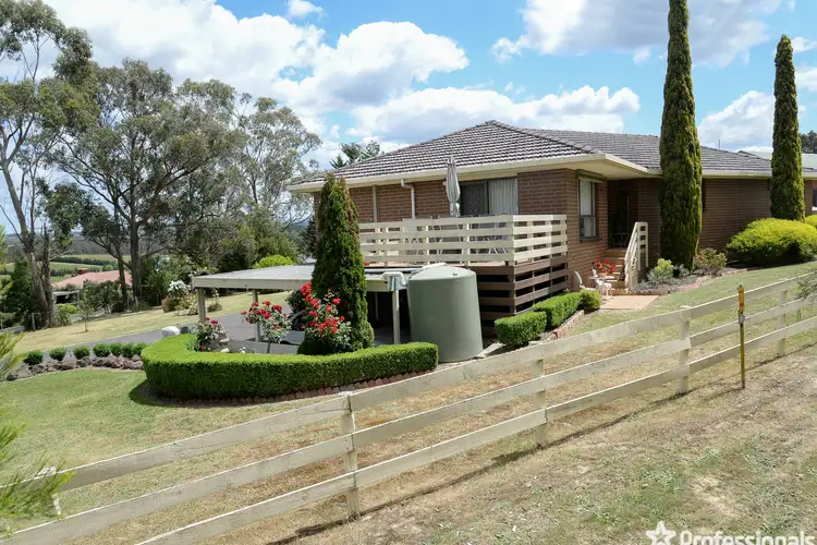 2 Barrowby Avenue, Woori Yallock VIC 3139