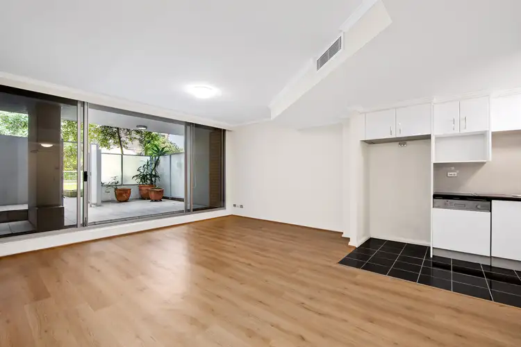 Main view of Homely apartment listing, 2/7 Crystal Street, Waterloo NSW 2017