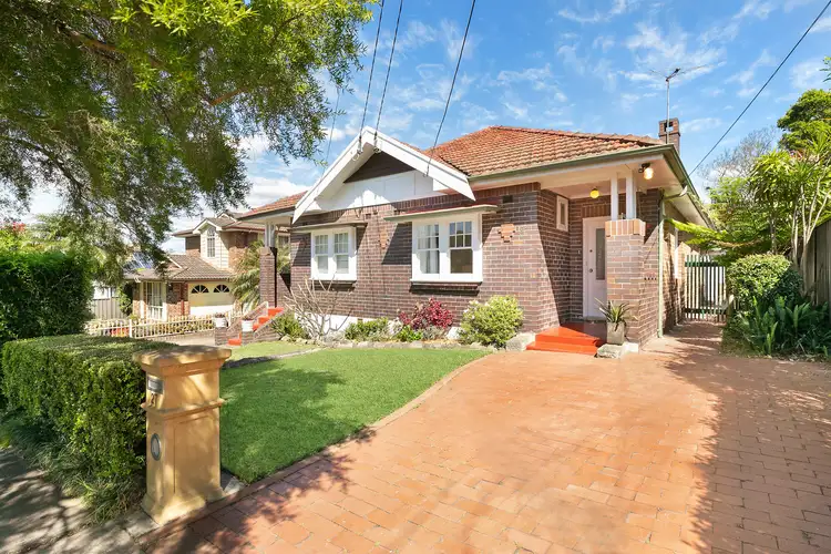 27 Brooklyn Street, Strathfield South NSW 2136