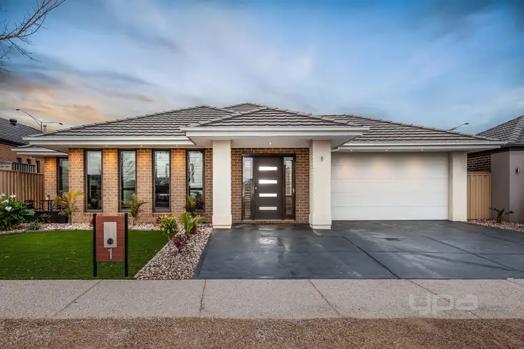 1 Blackshaws Place, Caroline Springs VIC 3023