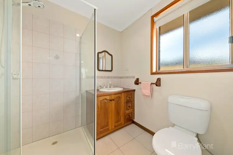Fifth view of Homely house listing, 5 Holly Place, Narre Warren VIC 3805
