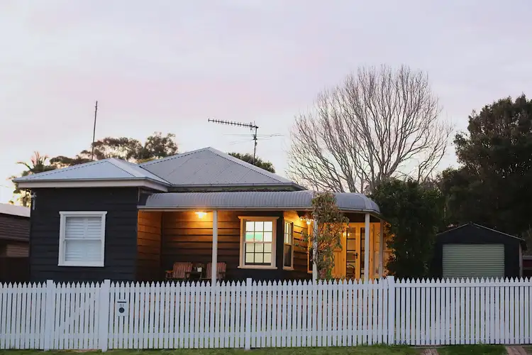 61 Evans Street, Belmont NSW 2280