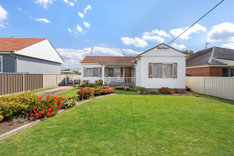 25 Walker Street, Warners Bay NSW 2282