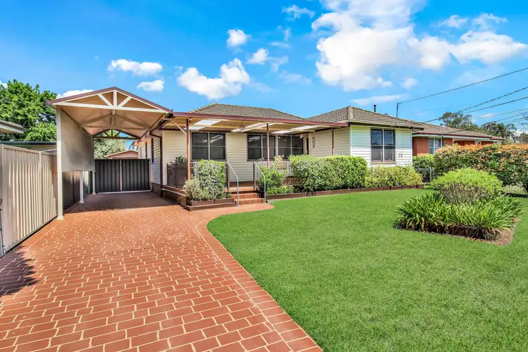 34 Pitcairn Avenue, Lethbridge Park NSW 2770