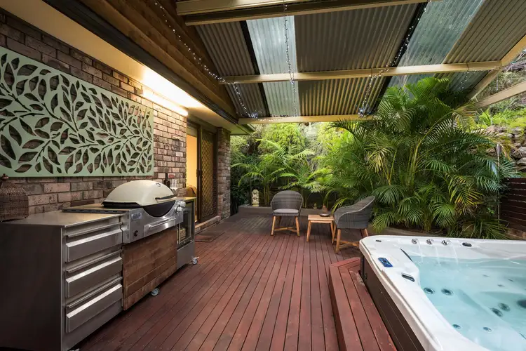 2 Geraldton Place, Yarrawarrah NSW 2233