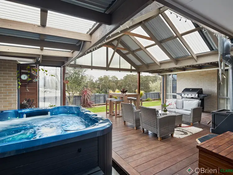 Third view of Homely house listing, 3 Lakeview Court, Drouin VIC 3818