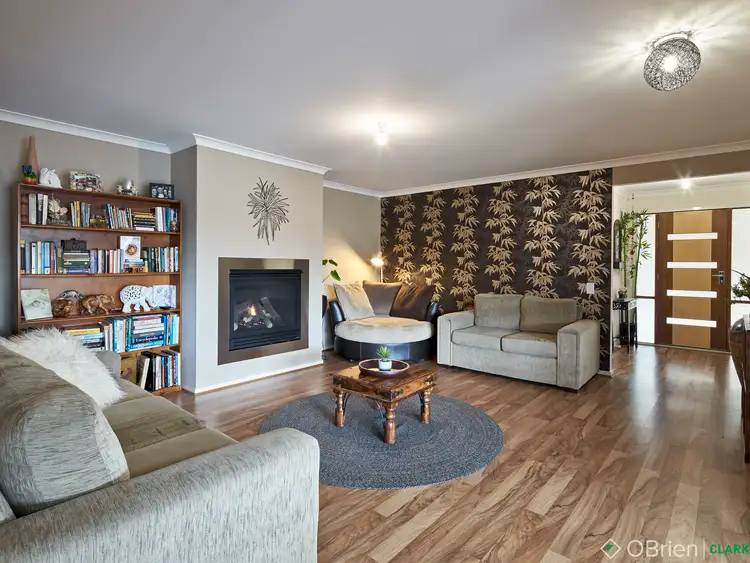 Fifth view of Homely house listing, 3 Lakeview Court, Drouin VIC 3818