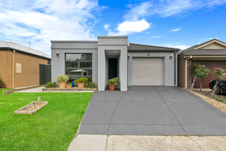 6 Tangelo Terrace, Pakenham VIC 3810