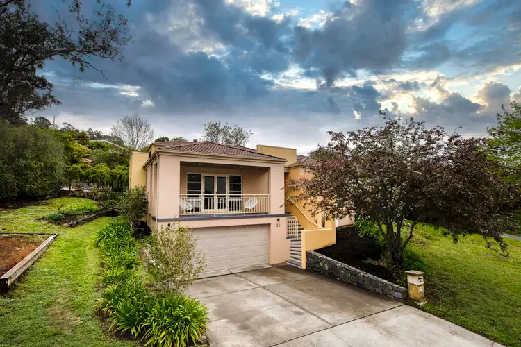 33 Derwent Street, Lyons ACT 2606