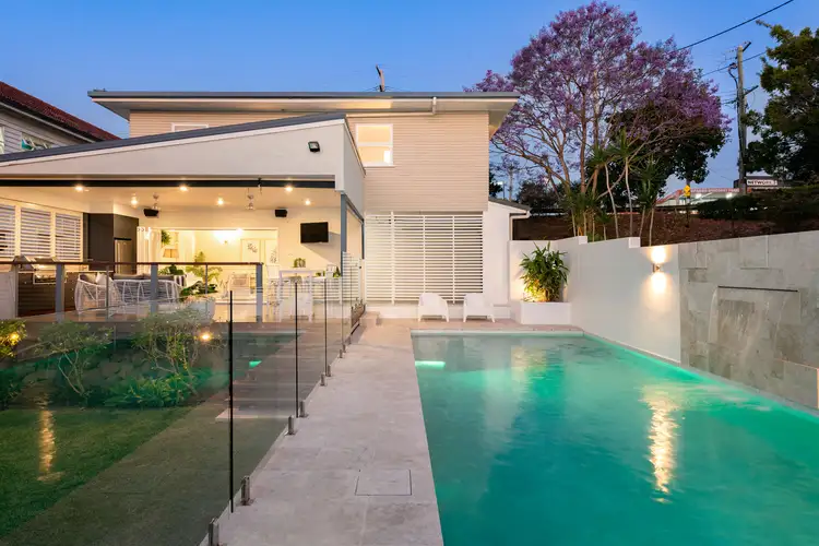 407 Cavendish Road, Coorparoo QLD 4151