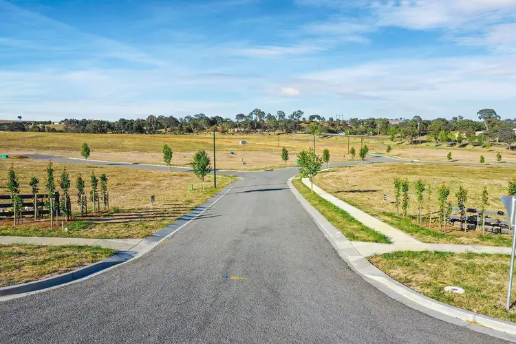 16 Cooper Street, Gunning NSW 2581