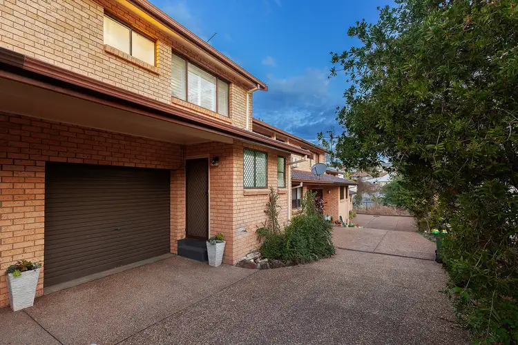 Main view of Homely unit listing, 2/2 Mulbinga Street, Charlestown NSW 2290