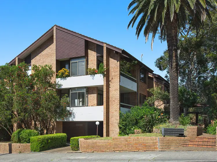 2/69 Woniora Road, Hurstville NSW 2220
