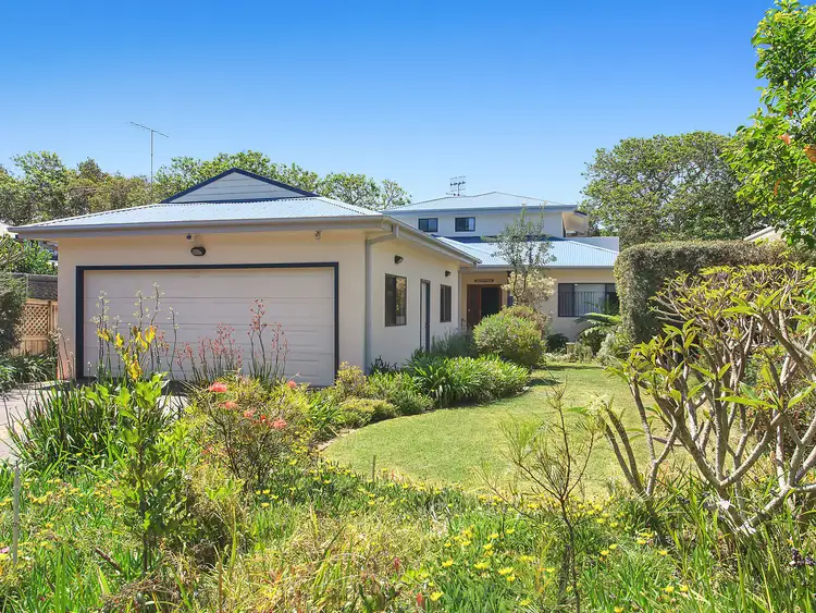 61 Lakeside Drive, Macmasters Beach NSW 2251
