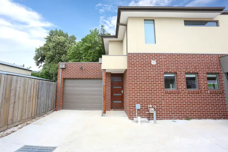 5A Emu Parade, Jacana VIC 3047
