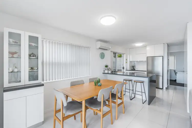 Sixth view of Homely apartment listing, 2/155 Wynnum Esplanade, Wynnum QLD 4178