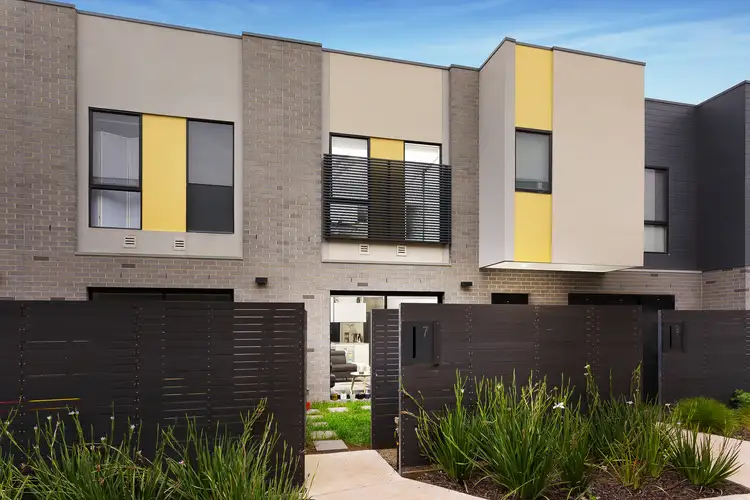 7 Poble Walk, Avondale Heights VIC 3034