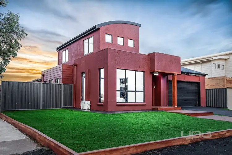 33 Pro Hart Way, Caroline Springs VIC 3023
