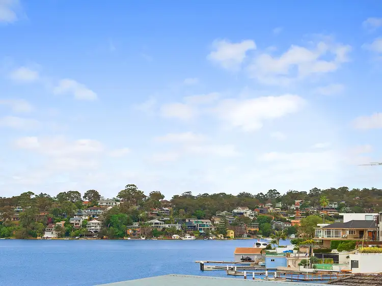 9 Wadsley Crescent, Connells Point NSW 2221